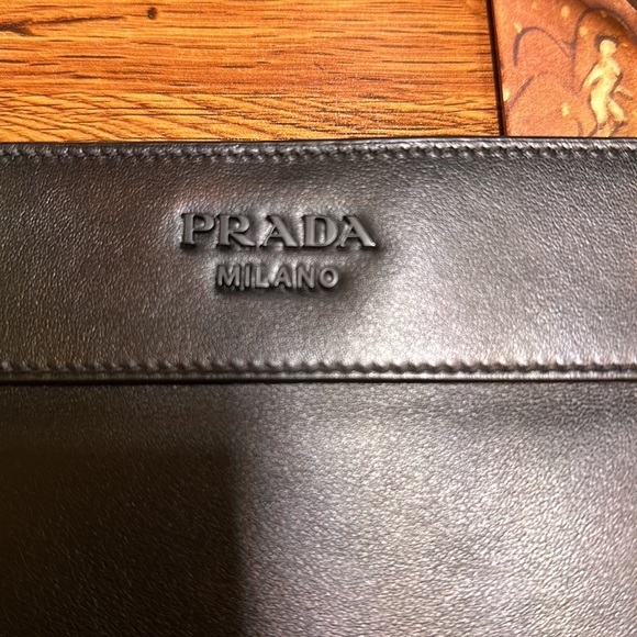 Prada Margit like new comes with a strap - Picture 2 of 3